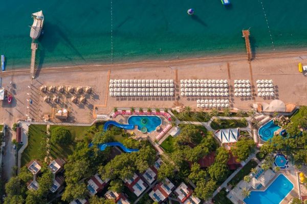 PIRATES BEACH CLUB