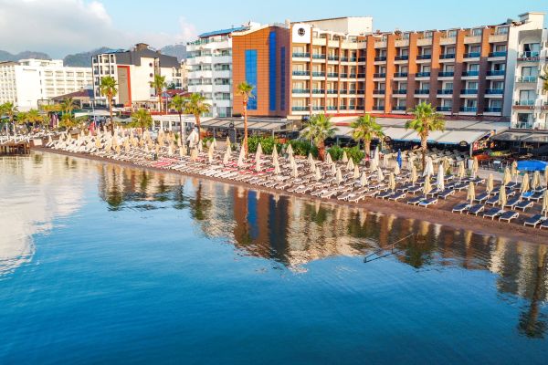 POINT BEACH HOTEL