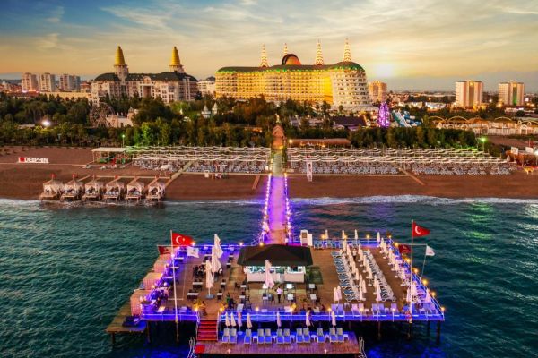 DELPHIN IMPERIAL
